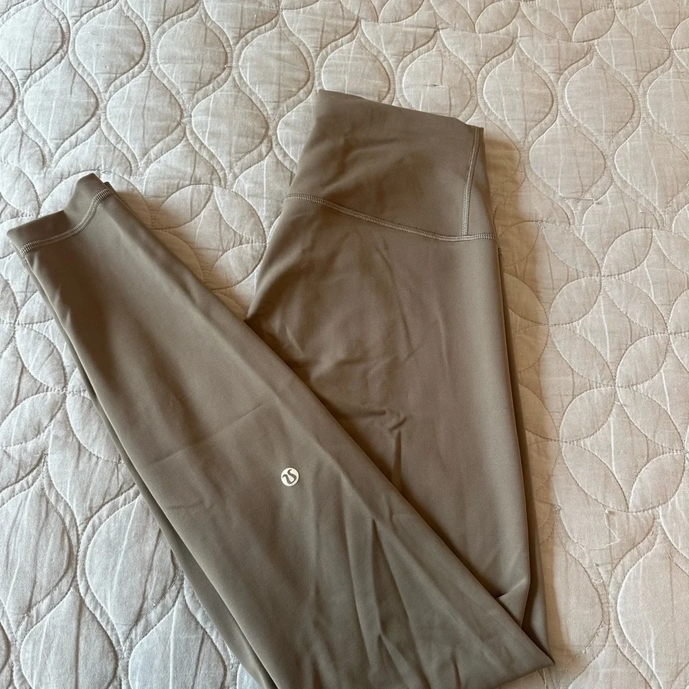 Lululemon Wunder Train High Rise Tight 28โ - Picture 3 of 3